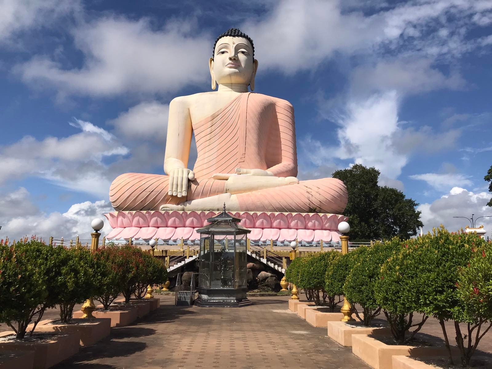 Статуя Будды в Храме